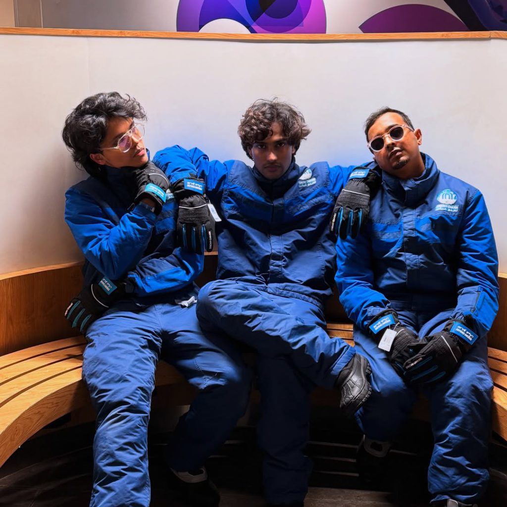 YAADON KI HICHKIYAN will be all yours in few hoursLocation -- @snow_omn - Social Nation